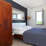 House S By Guide