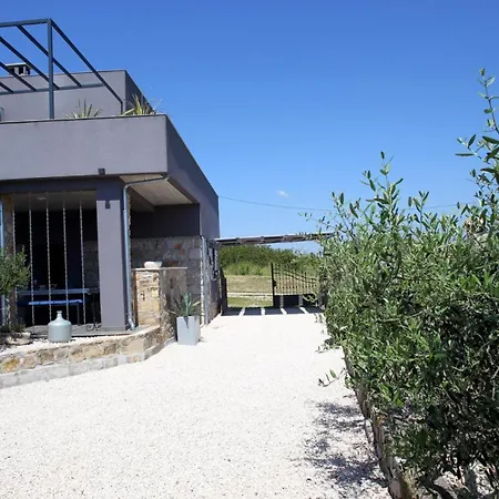 Vila House S By Guide