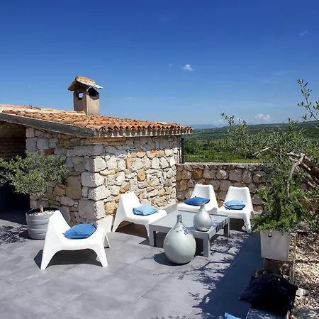 Vila House S By Guide *