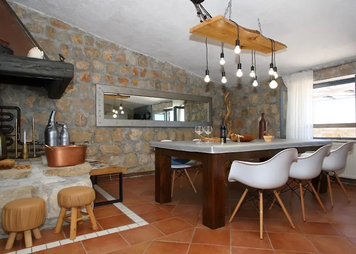 Vila House S By Guide