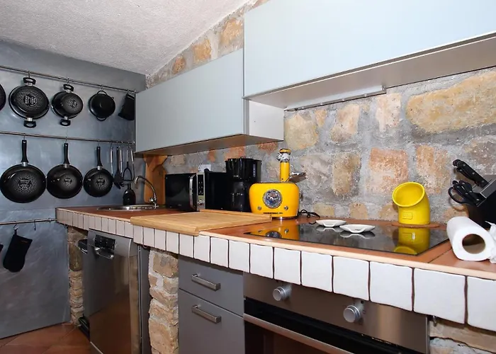 House S By Guide Vila